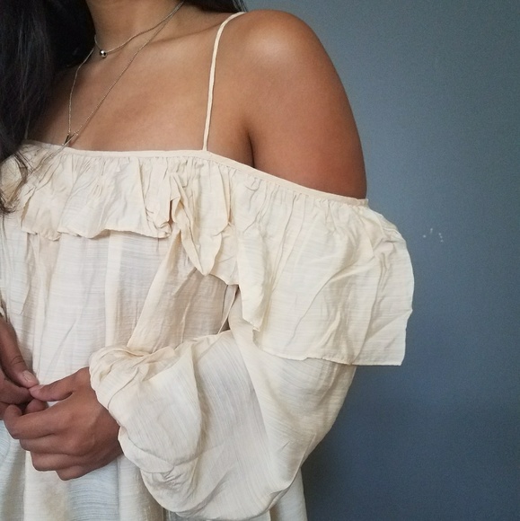 🍃LAST1🍃DE LA CREME CREAM COLD SHOULDER TUNIC TOP - Picture 7 of 7